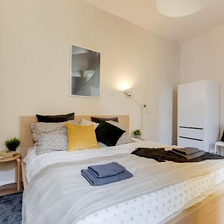 Ferienwohnung New & Cozy 3Bds In Historical Center - S8 Prag Exterior foto